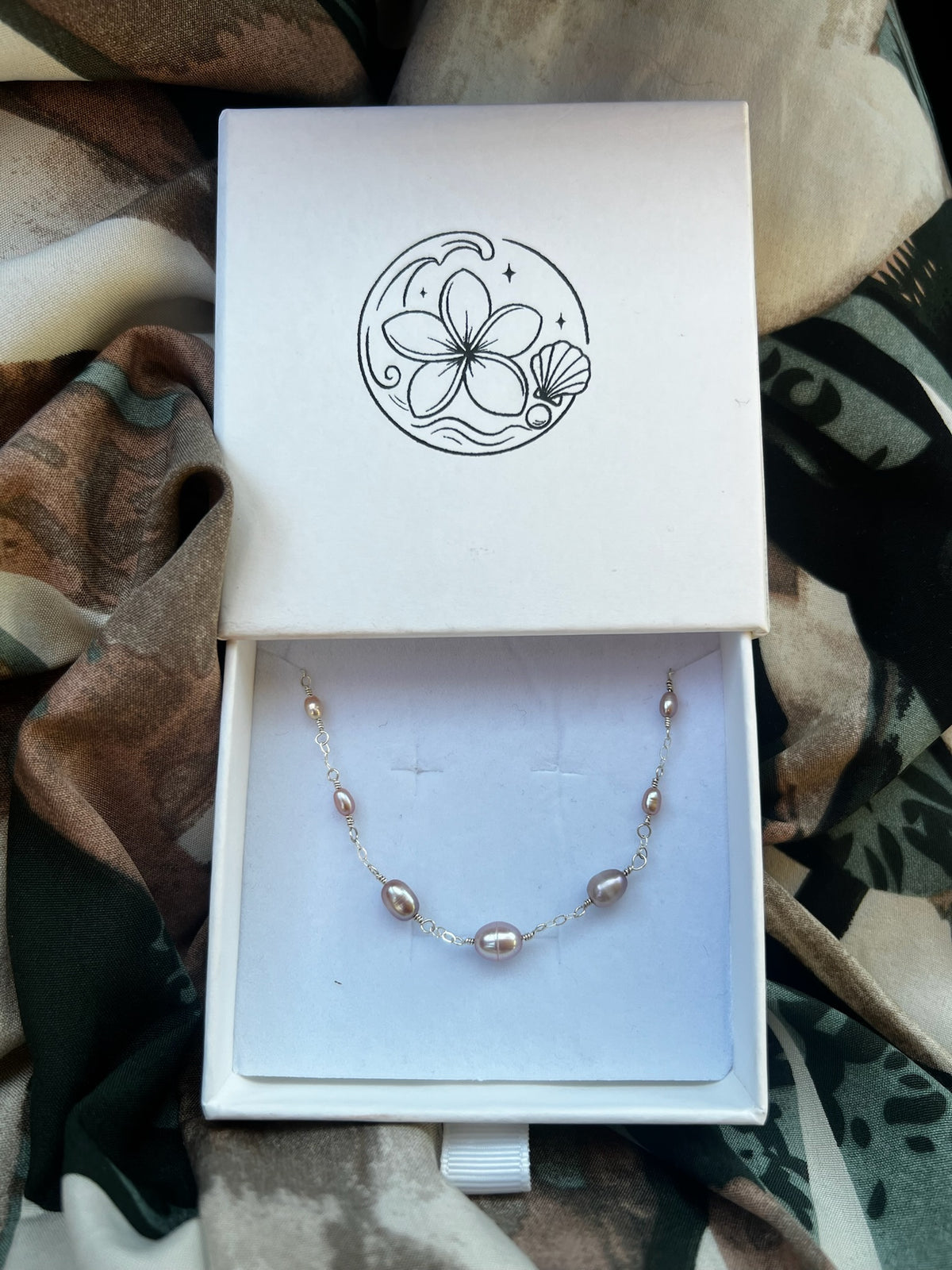 “Veronica Necklace”. Minimalist Freshwater Pearl Sterling Silver Necklace. Rose freshwater pearl and sterling silver chain.